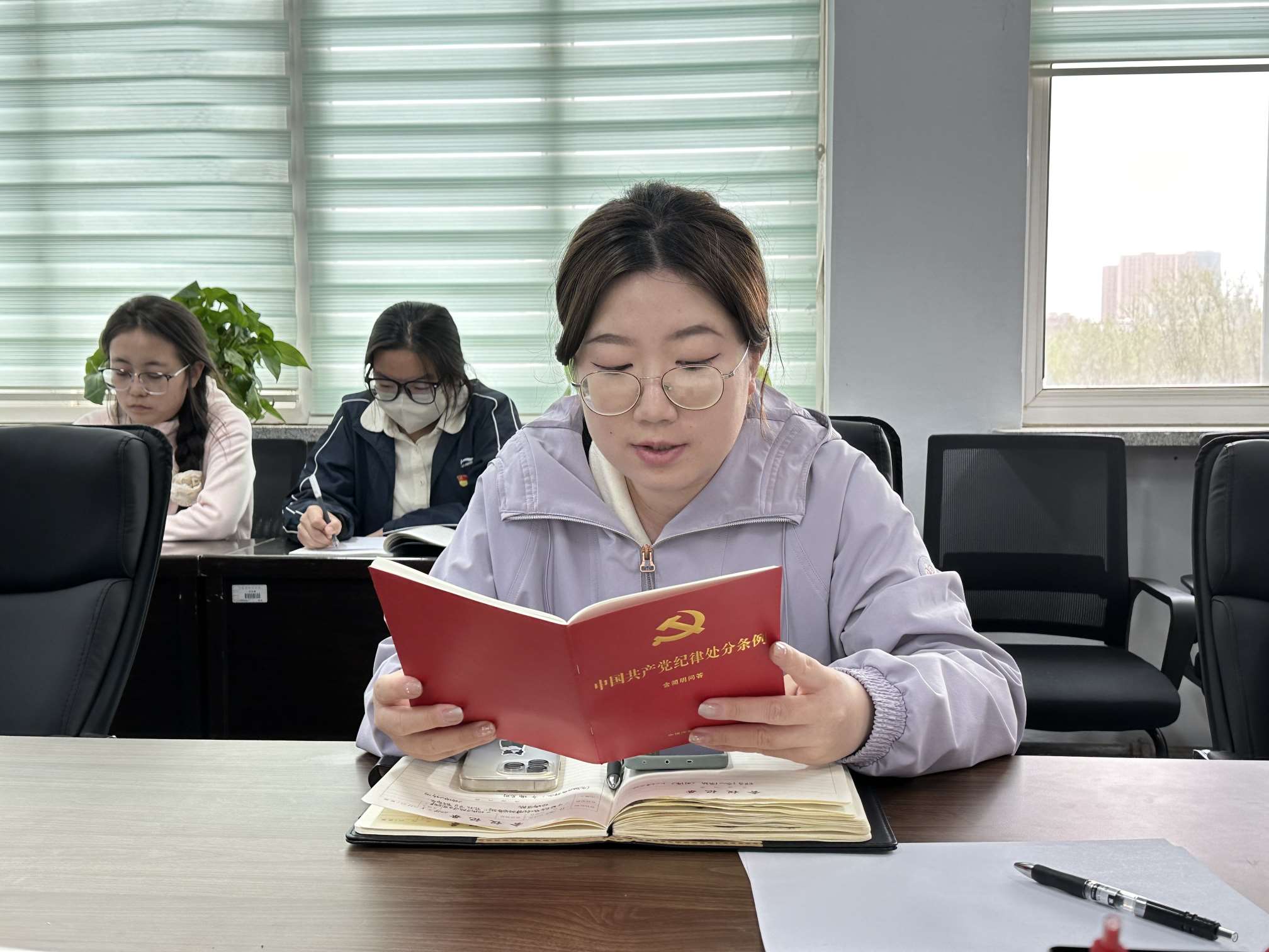 经济学院辅导员李菁华领学(1)_1.jpeg 经济学院辅导员李菁华领学(1)_1.jpeg