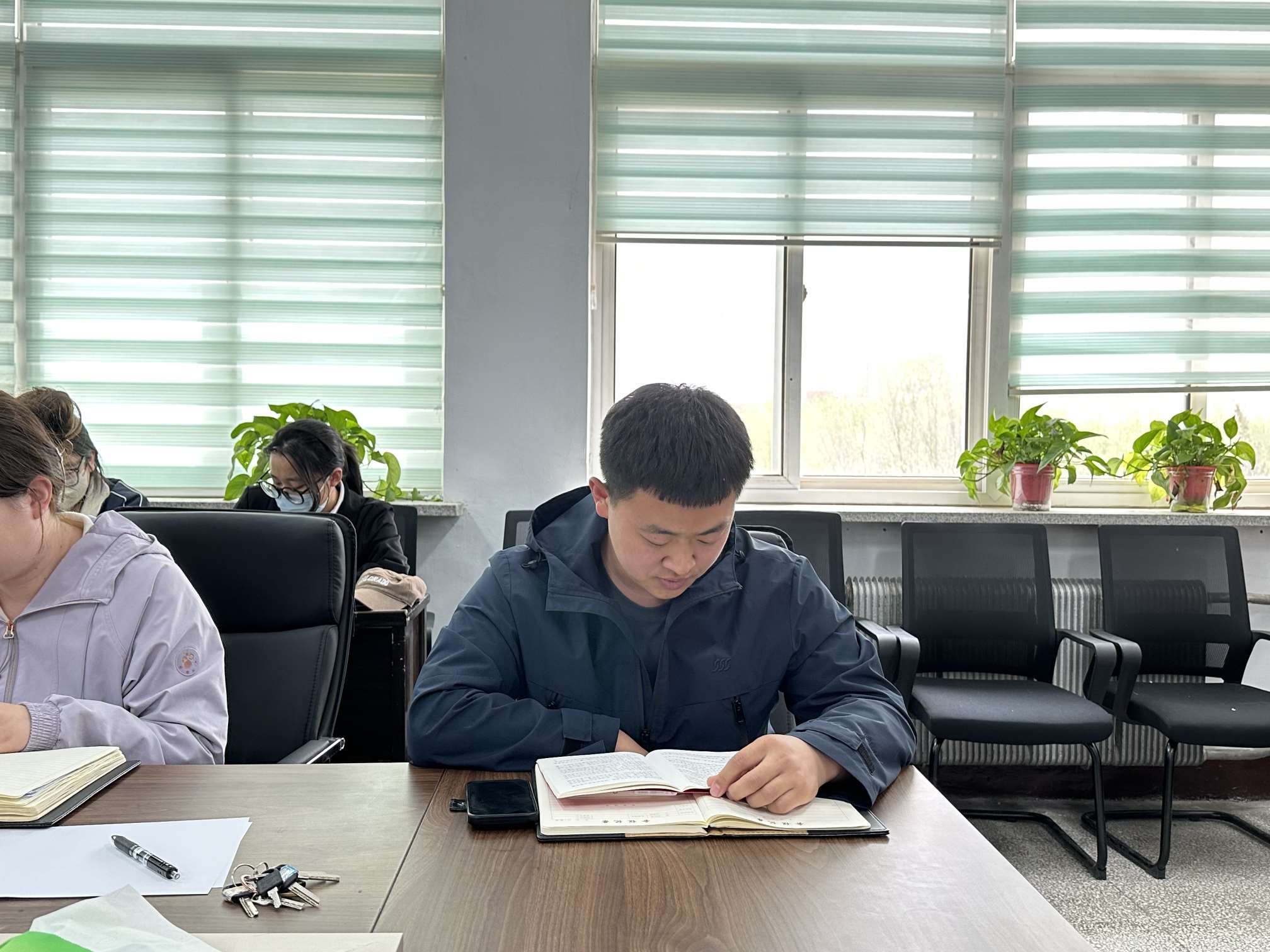 经济学院辅导员白洋领学(1)_1.jpeg 经济学院辅导员白洋领学(1)_1.jpeg